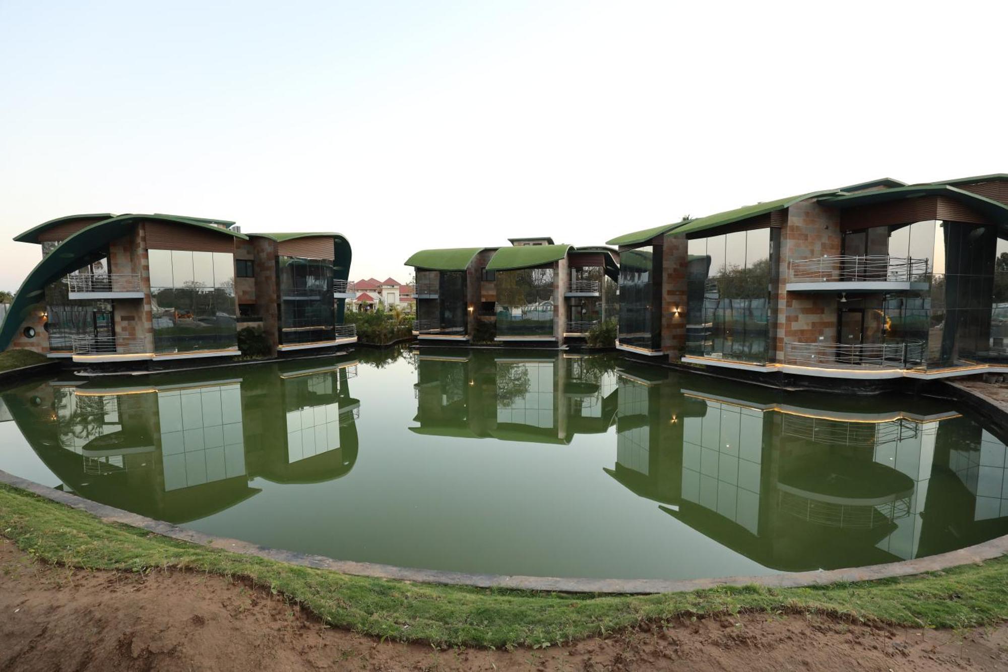 Ānand Neonz Resort & Club מראה חיצוני תמונה