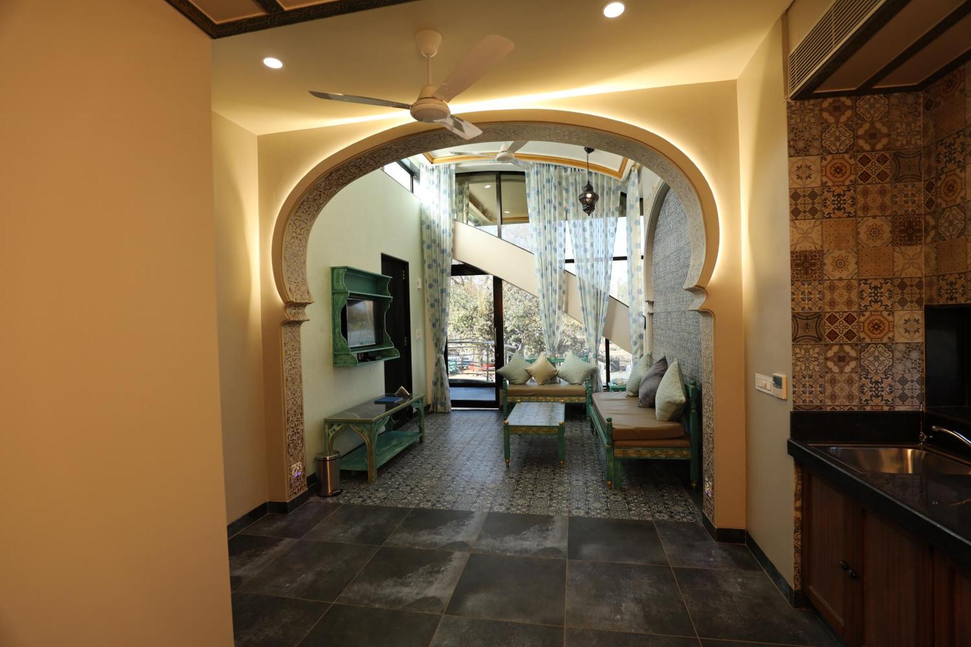 Ānand Neonz Resort & Club מראה חיצוני תמונה