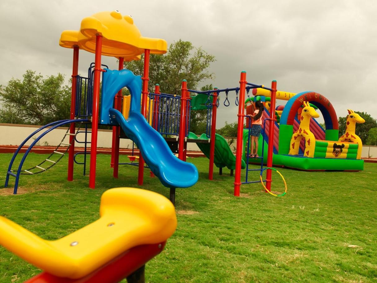 Ānand Neonz Resort & Club מראה חיצוני תמונה