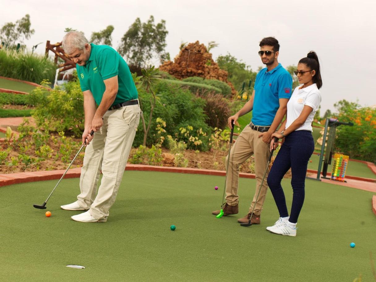 Ānand Neonz Resort & Club מראה חיצוני תמונה